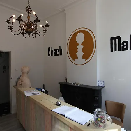 Bed & Breakfast Check Mate 3*
