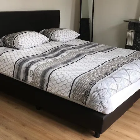 Bed & Breakfast Check Mate 3*