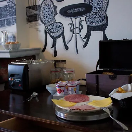 Check Mate Bed & Breakfast 3*