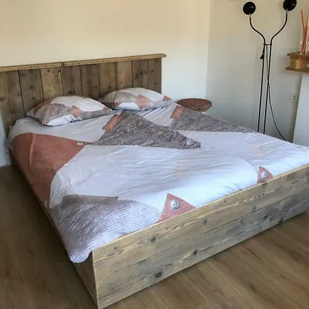 Check Mate Bed & Breakfast 3*